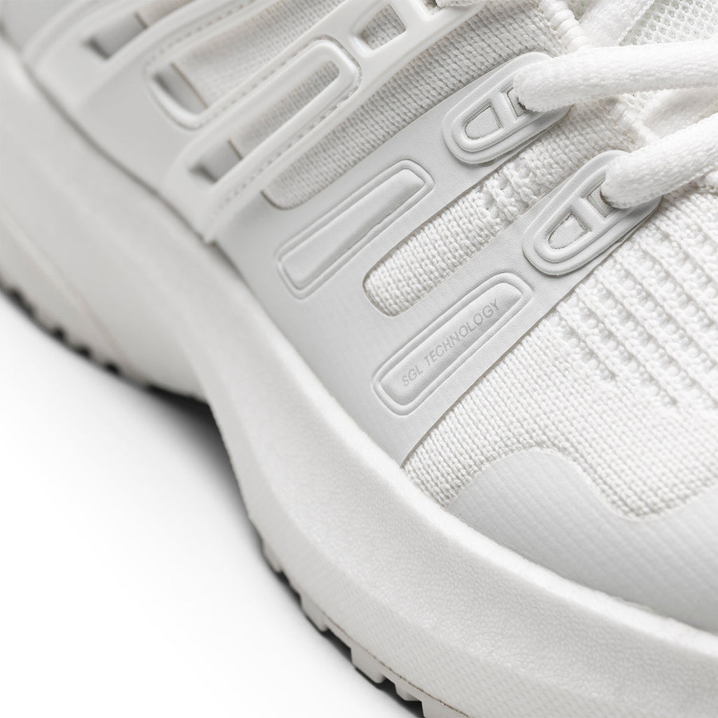 Nærbilde av skoen Advance Lite fra GaitLine i fargen white